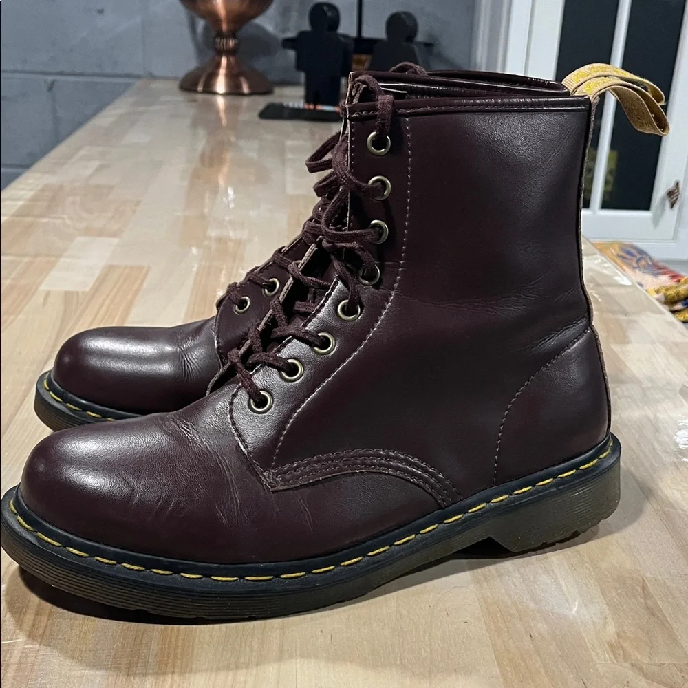 Dr‎ Martens Burgundy Lace-Up Boots burgandy cherry red Crazy Horse men’s size 10